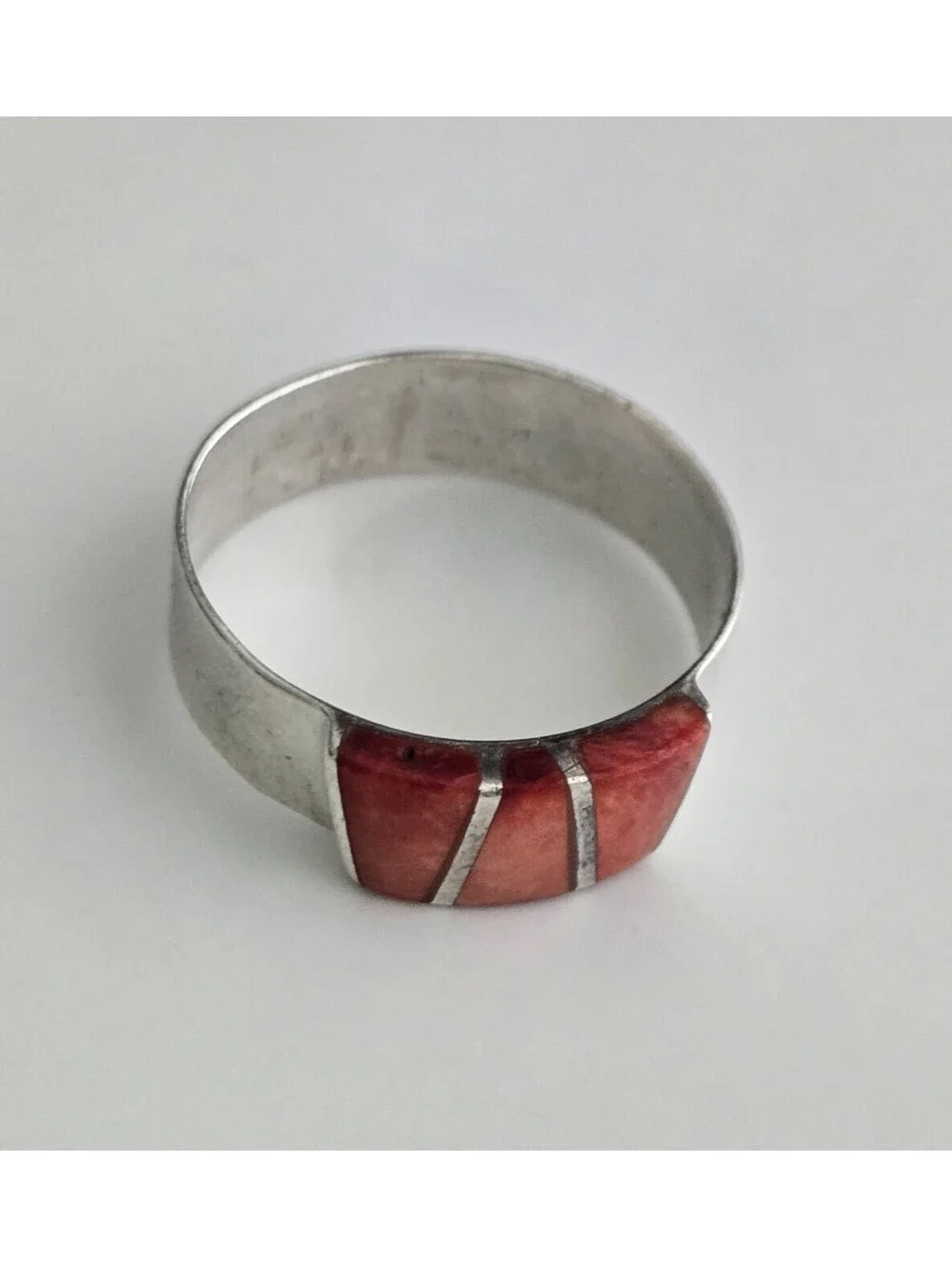 Vintage Sterling Silver Red Spiny Oyster Shell Channel Inlay Ring Size 7.75
